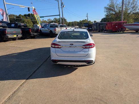 Used 2018 Ford Fusion Titanium image 6