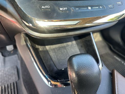 Used 2017 Toyota Avalon XLE Premium w/ All Weather Liner Package FWD image 35