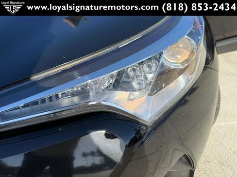 Used 2019 Toyota C-HR XLE image 30