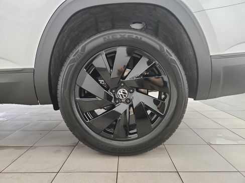 New 2026 Volkswagen Atlas SE FWD image 40