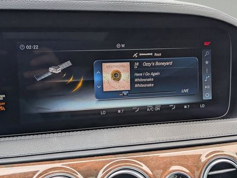 Used 2018 Mercedes-Benz S 560 4MATIC Sedan image 24