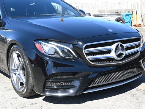 Used 2017 Mercedes-Benz E 400 4MATIC Wagon image 12