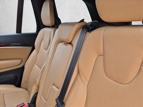 Used 2018 Volvo XC90 T6 Momentum w/ Convenience Package AWD/4WD image 14