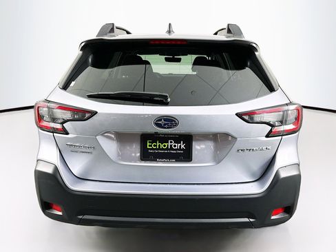 Used 2024 Subaru Outback Premium image 7