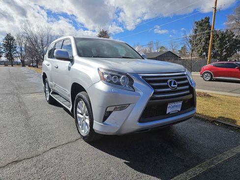 Used 2016 Lexus GX 460 w/ Premium Package image 7