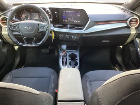 Used 2026 Chevrolet Trax RS FWD image 4