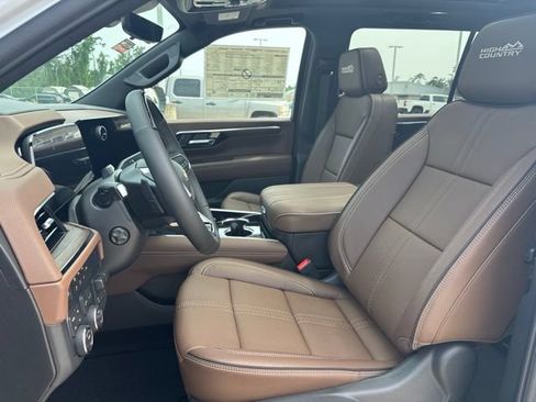 New 2026 Chevrolet Suburban High Country AWD/4WD image 10
