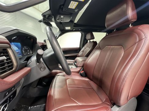 Used 2024 Ford Expedition Max Limited image 11