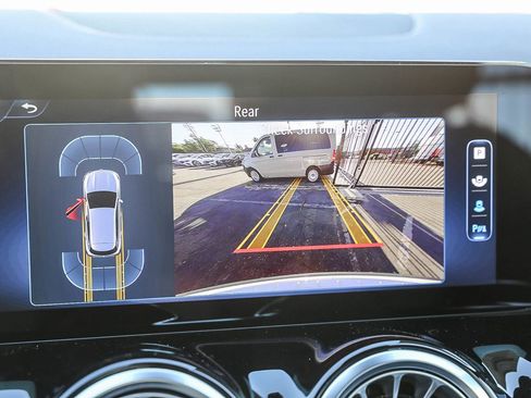 Used 2024 Mercedes-Benz GLA 35 AMG 4MATIC image 29