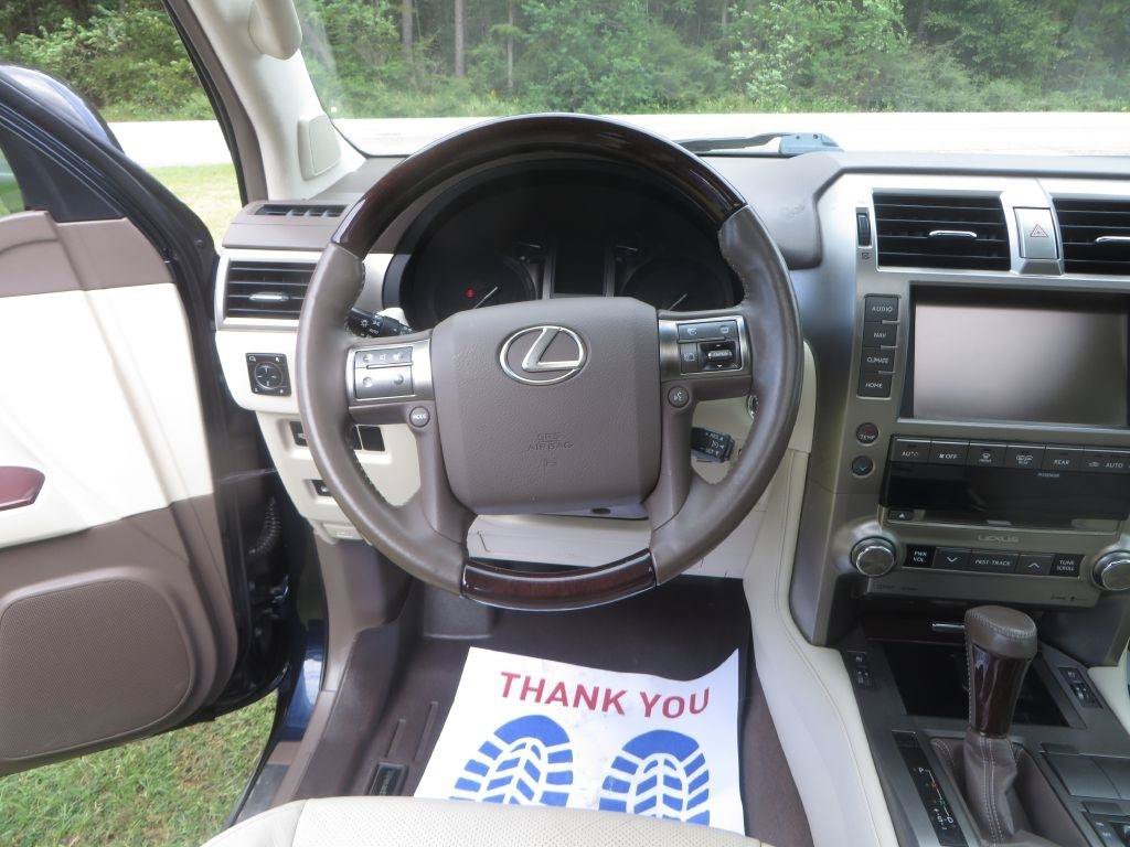 Used 2019 Lexus GX 460 Premium w/ Premium Package AWD/4WD image 16