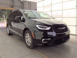 Used 2026 Chrysler Pacifica Select FWD video 2