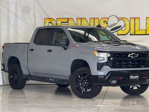 Used 2024 Chevrolet Silverado 1500 LT Trail Boss w/ Convenience Package II AWD/4WD image 2