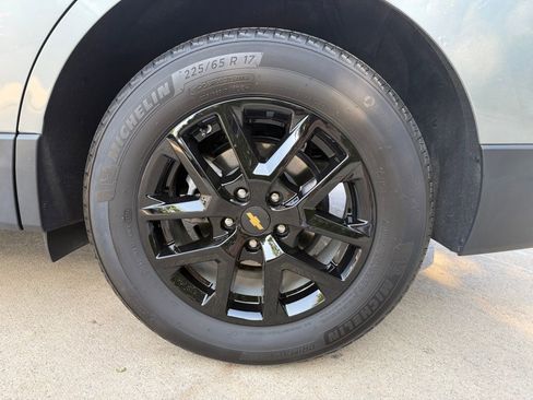 Used 2024 Chevrolet Equinox LT w/ LPO, Floor Liner Package FWD image 35