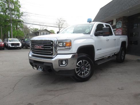 Used 2017 GMC Sierra 2500 SLE w/ HD SLE Preferred Plus Package AWD/4WD image 25
