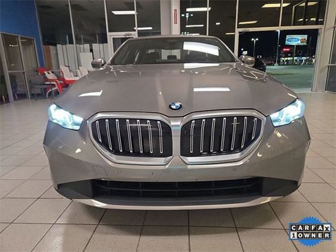 Used 2024 BMW 530i image 3