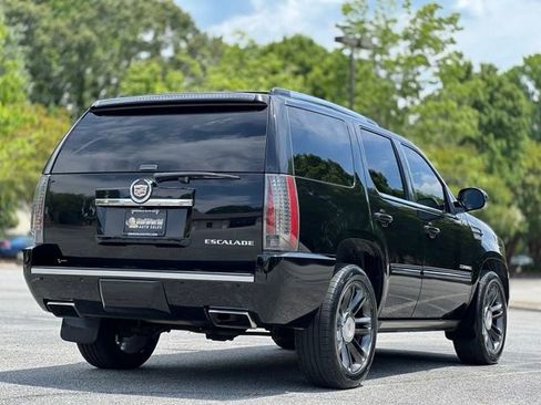 Used 2013 Cadillac Escalade Premium AWD/4WD image 5