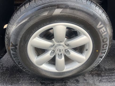 Used 2014 Nissan Titan SV w/ SV Value Truck Package image 27