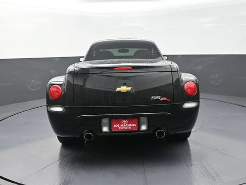 Used 2004 Chevrolet SSR w/ Preferred Equipment Group RWD image 7