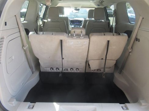 Used 2021 Chrysler Pacifica Touring-L FWD image 14
