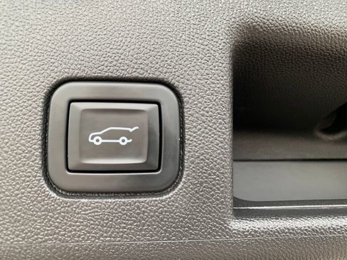 Used 2022 Chevrolet Equinox LT FWD image 9