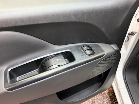 Used 2015 RAM ProMaster City Tradesman SLT FWD image 12