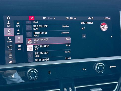 Certified 2023 Porsche Macan AWD/4WD image 18