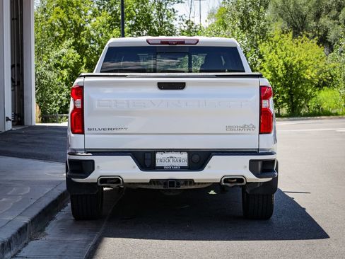 Used 2020 Chevrolet Silverado 1500 High Country w/ Technology Package AWD/4WD image 4