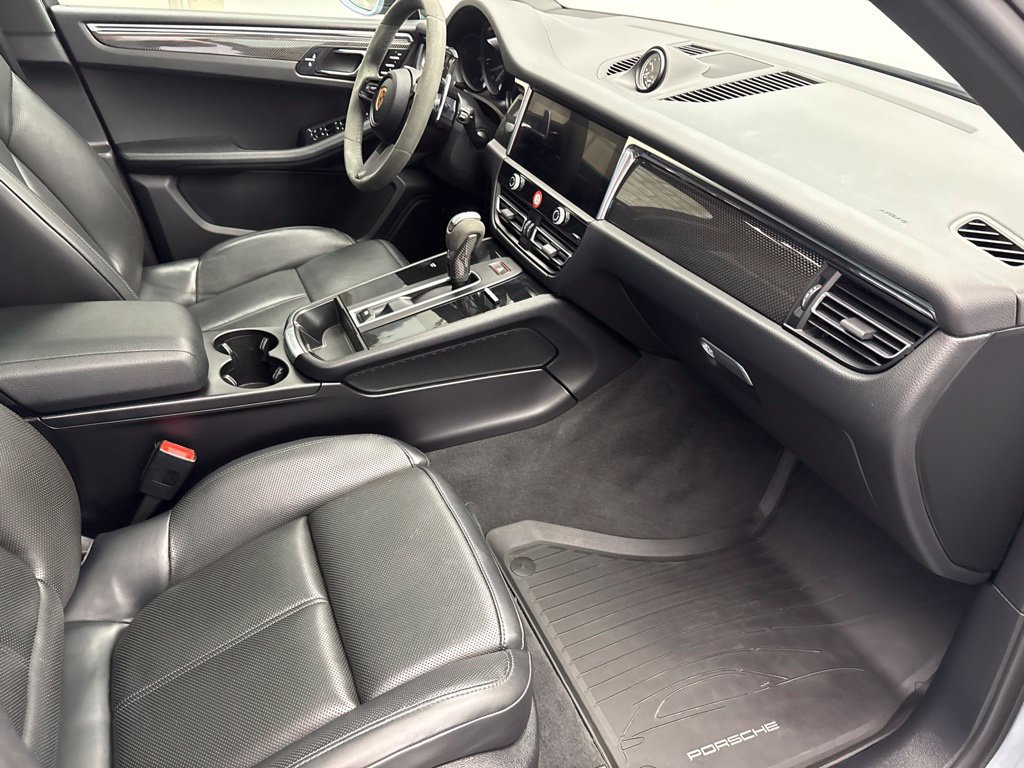 Certified 2023 Porsche Macan AWD/4WD image 25