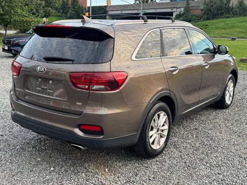 Used 2019 Kia Sorento AWD w/ LX Convenience Package image 5