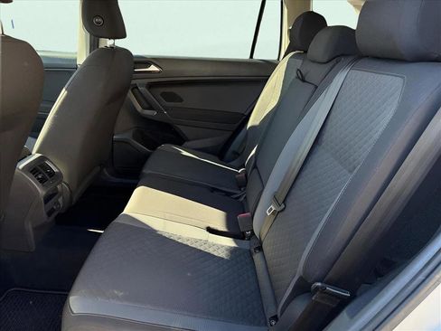 Used 2018 Volkswagen Tiguan S image 14