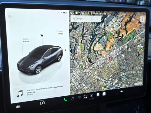 Used 2023 Tesla Model Y Long Range AWD/4WD image 19