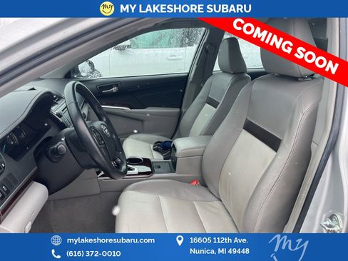 Used 2014 Toyota Camry L image 10