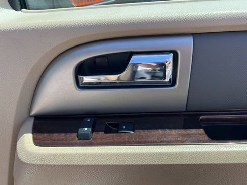 Used 2014 Ford Expedition EL XLT w/ Equipment Group 202A AWD/4WD image 32