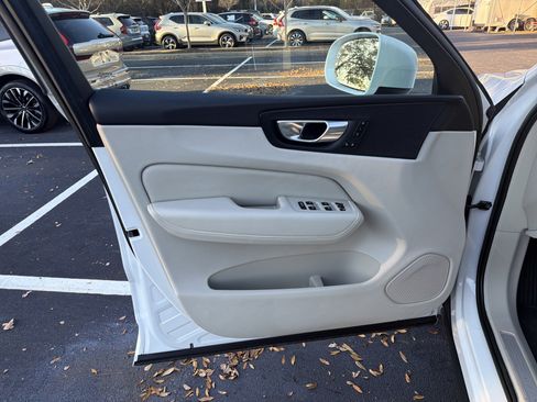 Certified 2023 Volvo XC60 B5 Plus w/ Climate Package image 14