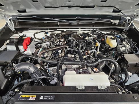 Certified 2025 Toyota 4Runner SR5 AWD/4WD image 19