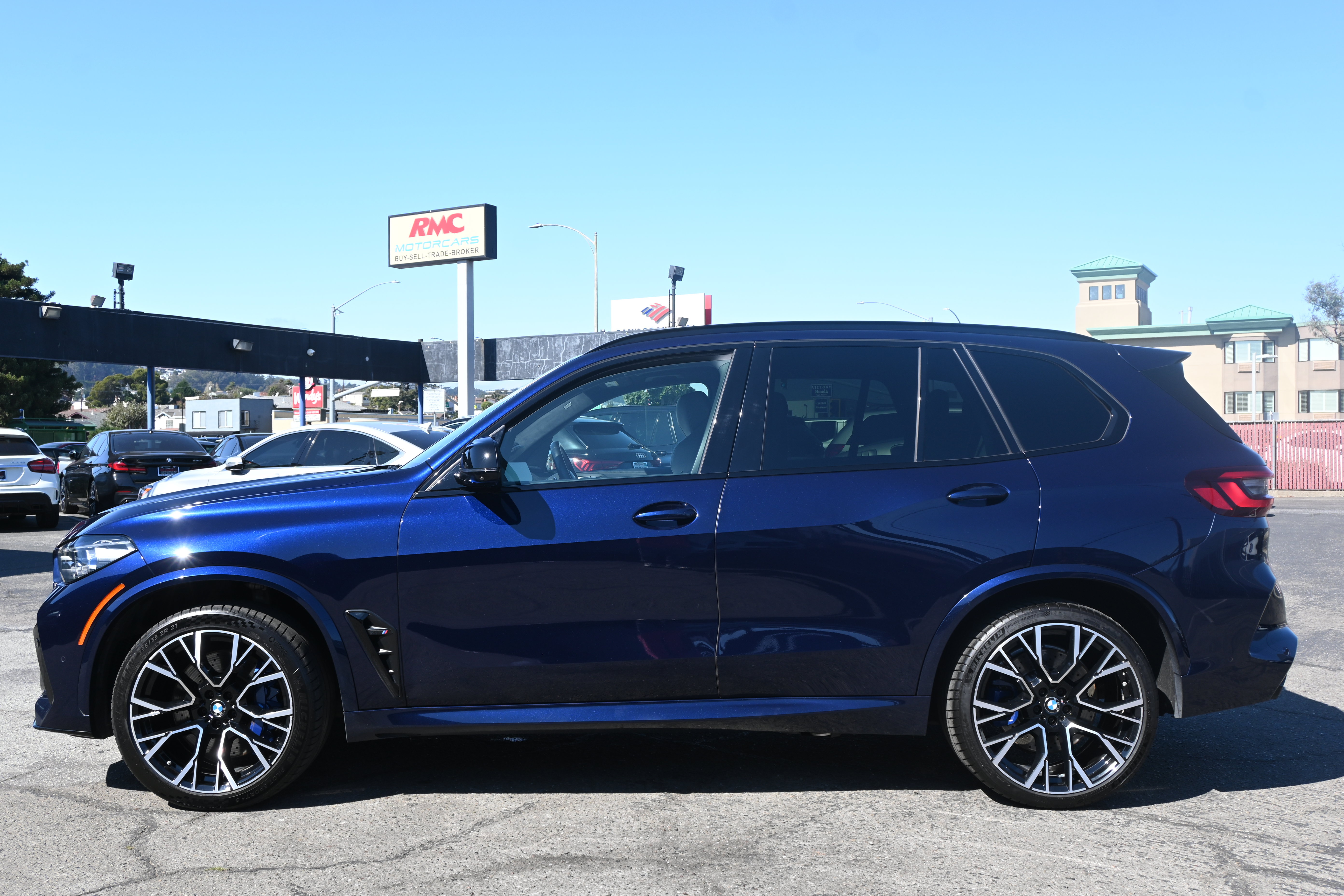 Used 2022 BMW X5 M w/ Competition Package 2 AWD/4WD image 2