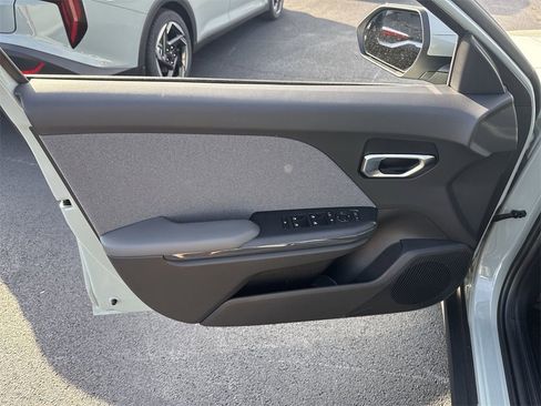 New 2025 Kia K4 EX image 21