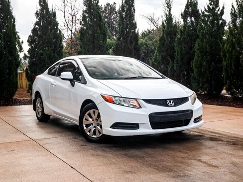 Used 2012 Honda Civic LX image 2