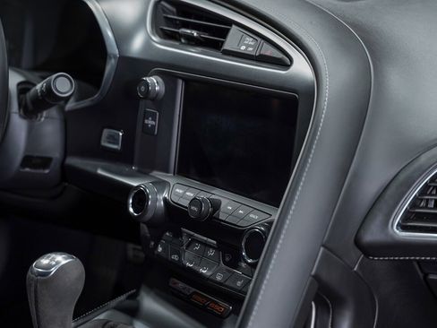 Used 2016 Chevrolet Corvette Z06 w/ 3LZ Preferred Equipment Group image 58