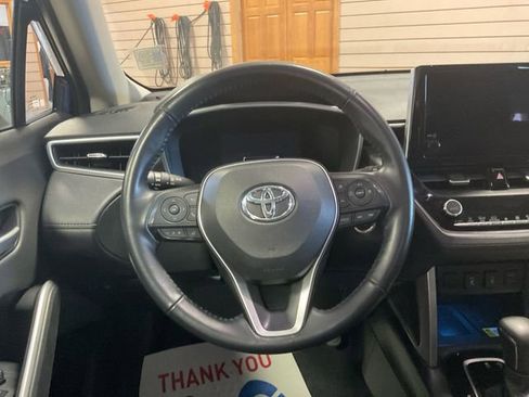 Used 2023 Toyota Corolla Cross XLE image 16