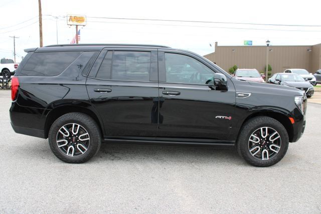 Used 2023 GMC Yukon AT4 w/ AT4 Premium Package AWD/4WD image 4