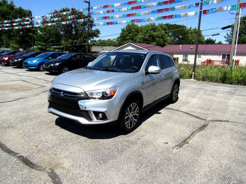 Used 2018 Mitsubishi Outlander Sport SE image 3