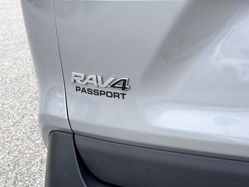 Certified 2021 Toyota RAV4 XLE w/ Convenience Package AWD/4WD image 14