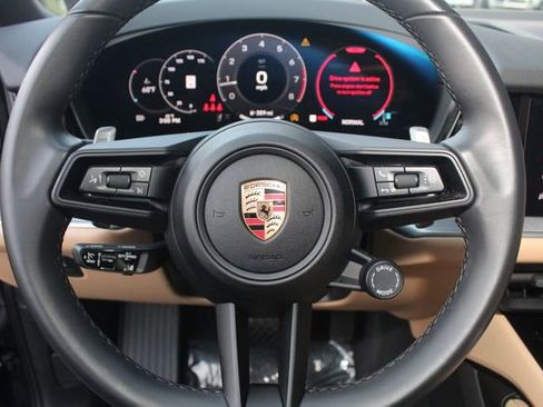 Certified 2025 Porsche Cayenne image 19