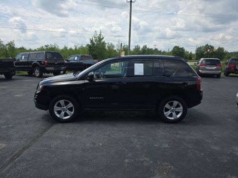 Used 2016 Jeep Compass Latitude AWD/4WD image 9