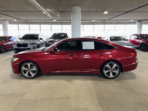 Used 2019 Honda Accord Touring image 5