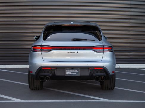 Certified 2024 Porsche Macan S AWD/4WD image 6