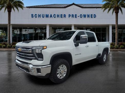 Used 2026 Chevrolet Silverado 2500 LTZ w/ LTZ Convenience Package AWD/4WD image 3