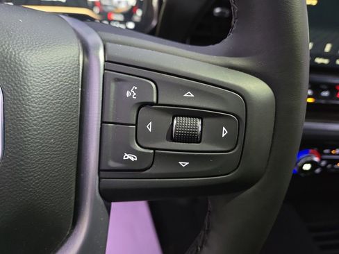 Used 2025 GMC Sierra 1500 Elevation image 19