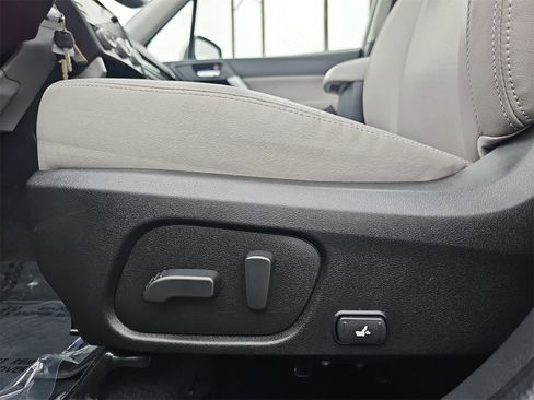 Used 2018 Subaru Forester 2.5i Limited image 30